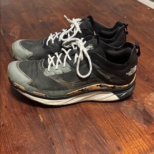 Men’s The North Face Men's Black, Yellow and Gray Flight Vectiv Shoes size 10